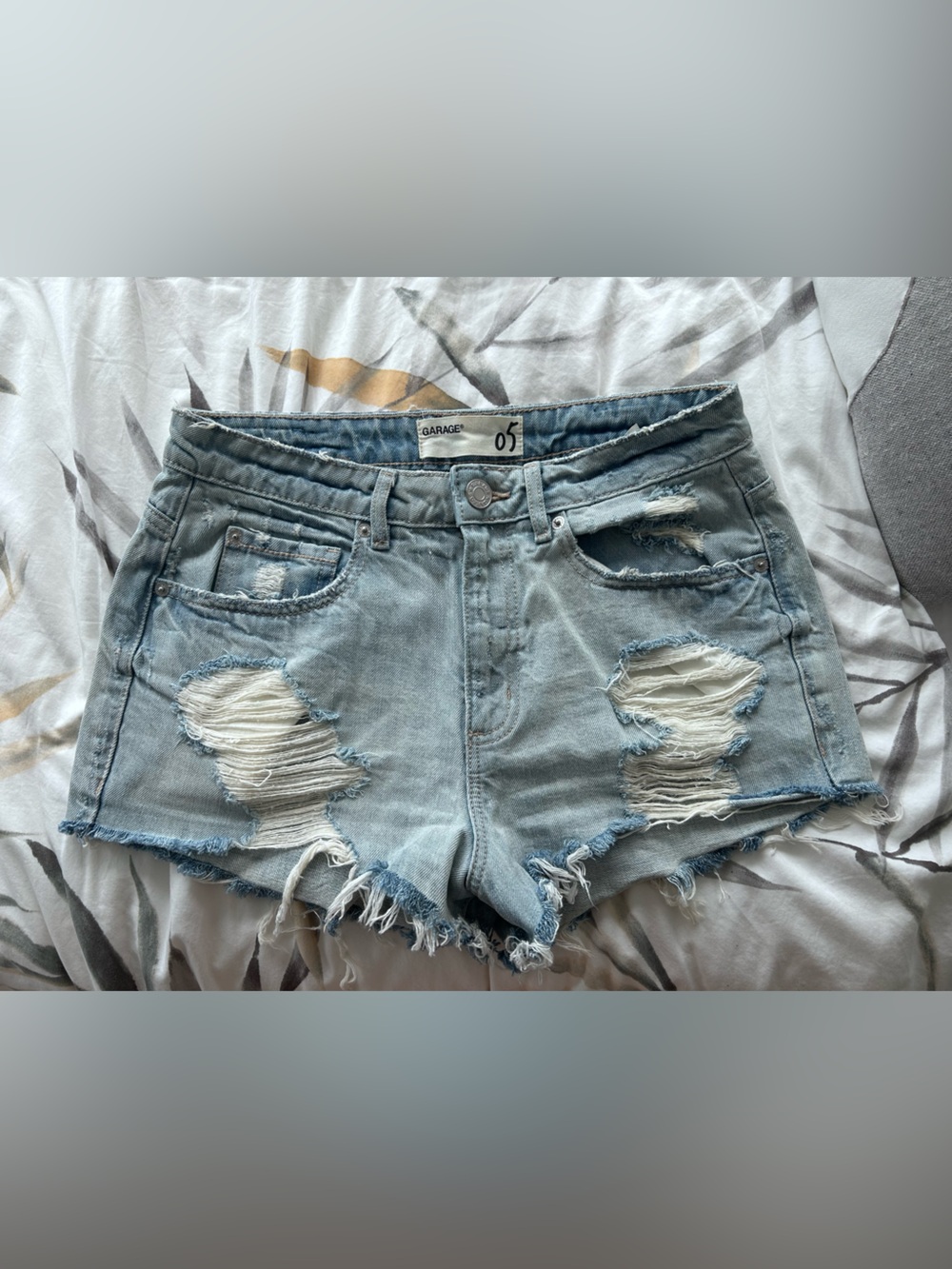 Garage High Waisted Festival Distressed Denim Jean Shorts Size 5